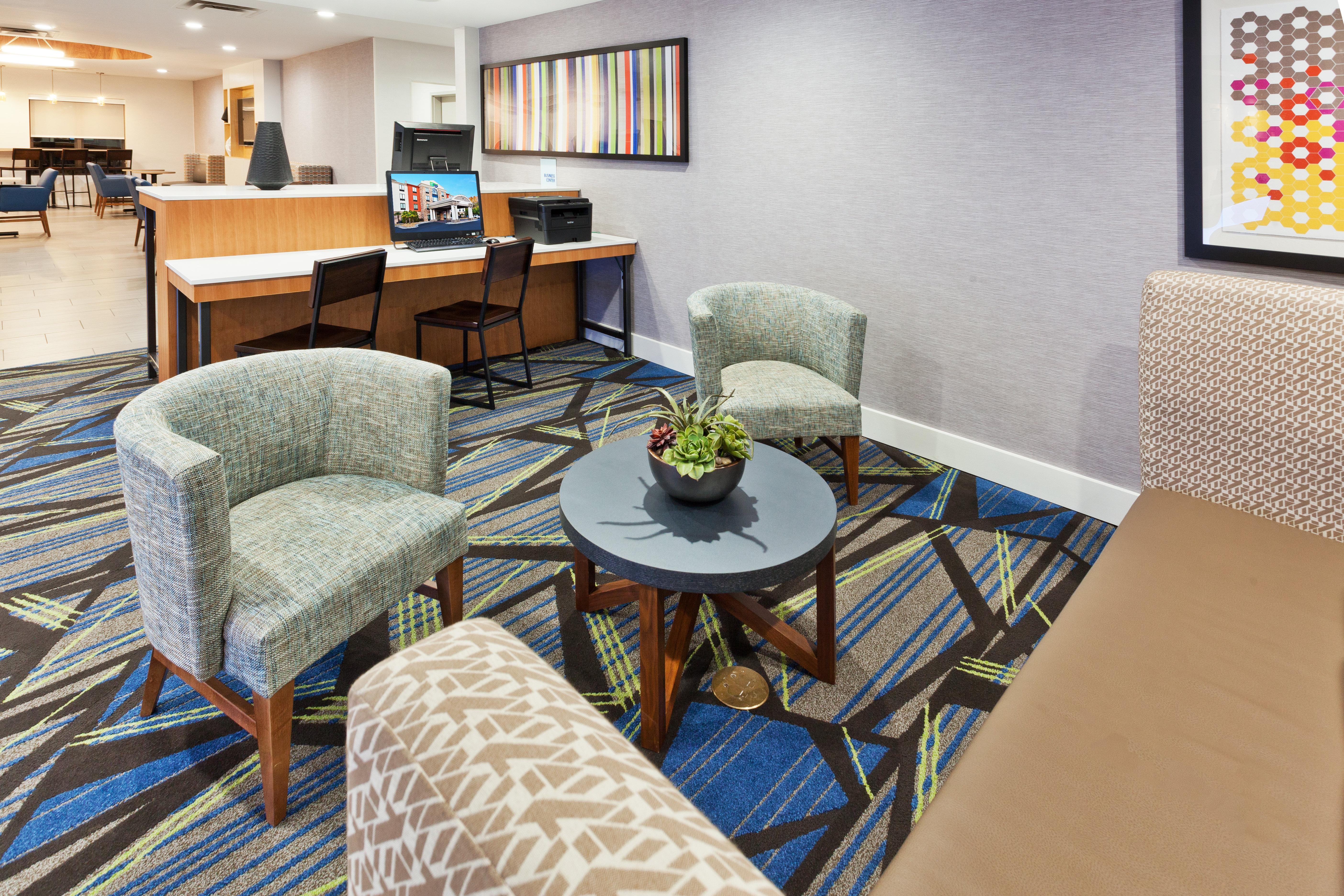 Holiday Inn Express Rome-East By Ihg Экстерьер фото