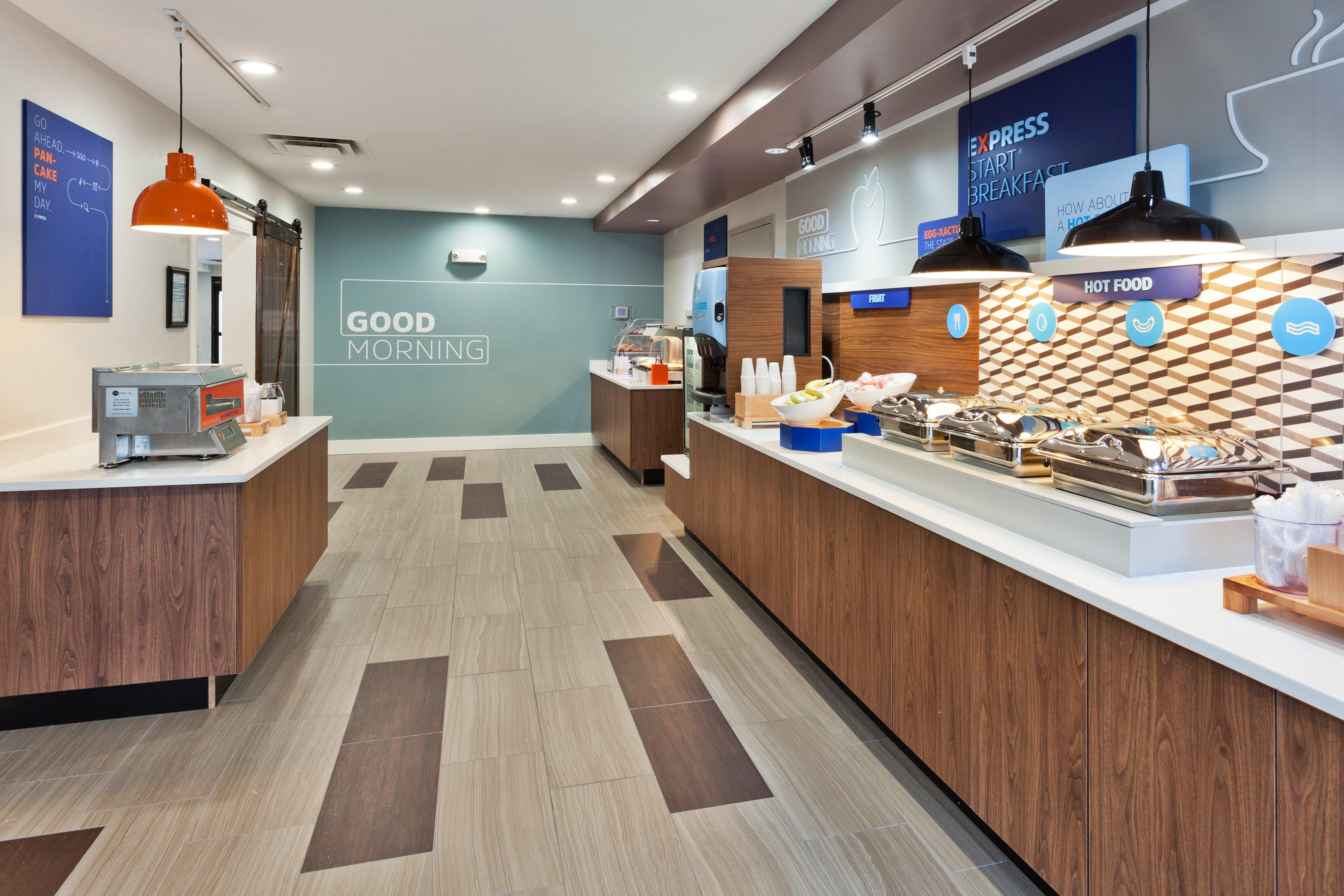 Holiday Inn Express Rome-East By Ihg Экстерьер фото