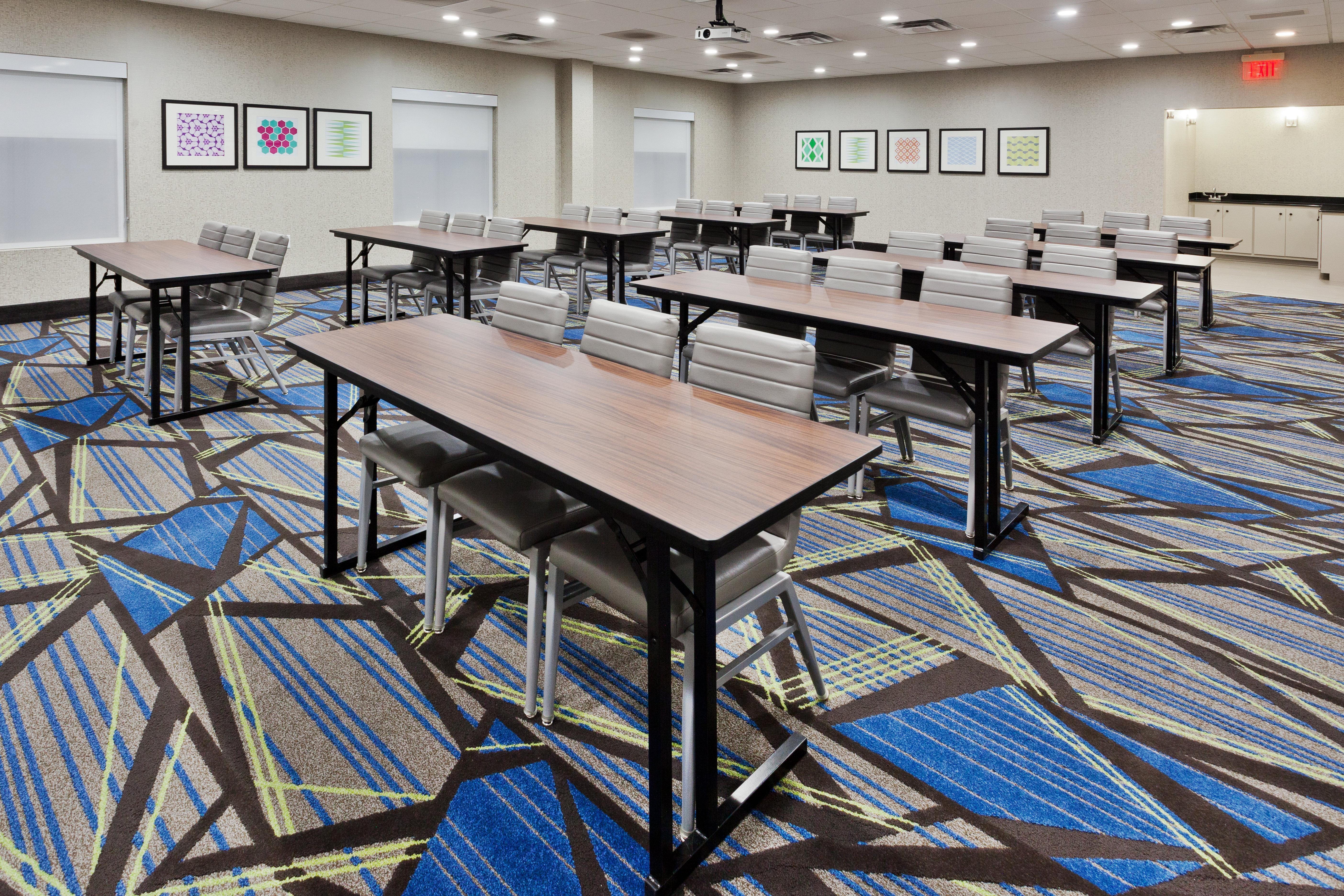 Holiday Inn Express Rome-East By Ihg Экстерьер фото