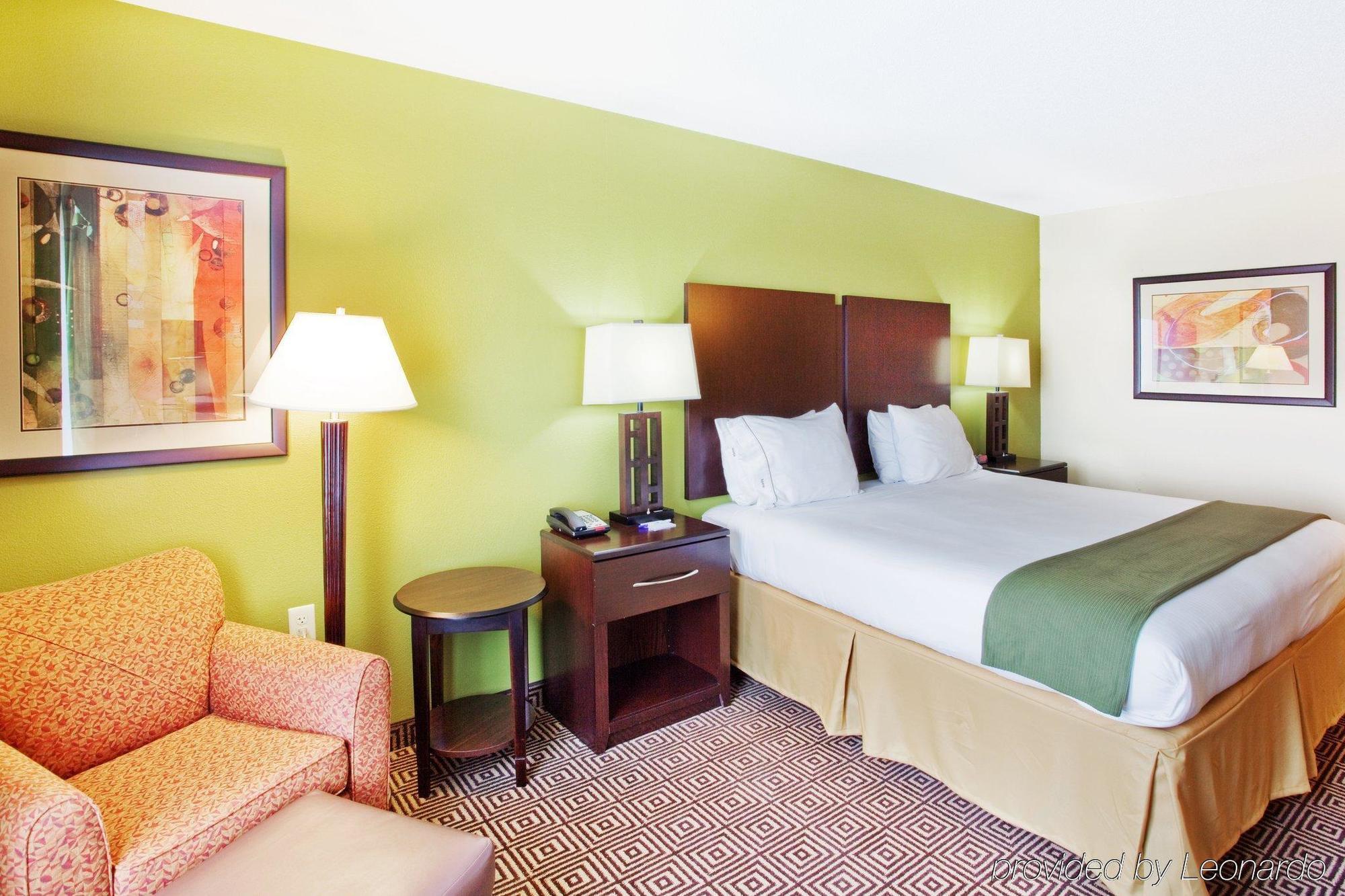 Holiday Inn Express Rome-East By Ihg Номер фото