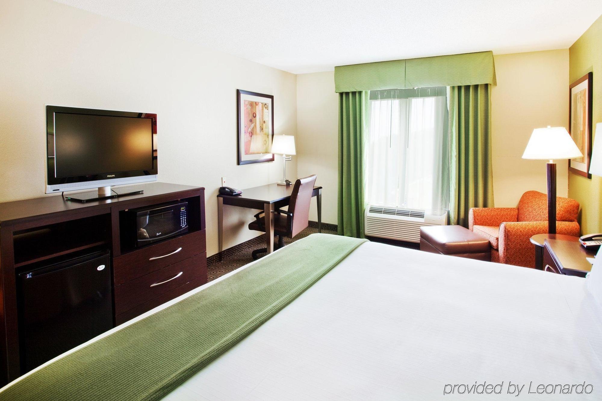 Holiday Inn Express Rome-East By Ihg Экстерьер фото